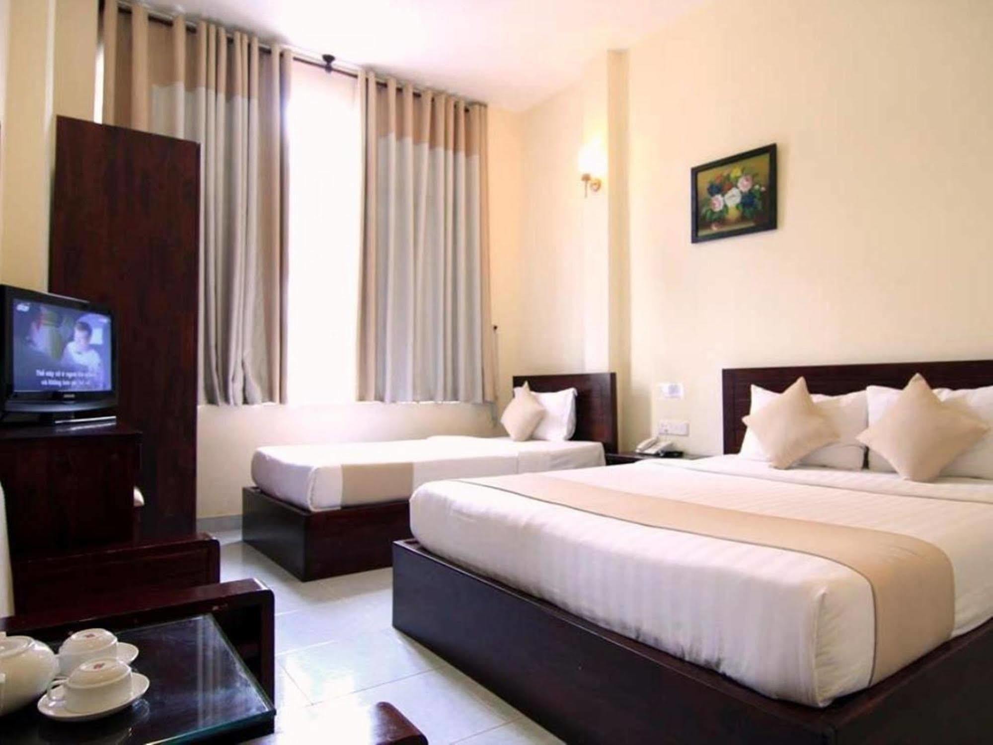 Oyo 438 Small Bay Hotel Ciudad Ho Chi Minh  Exterior foto