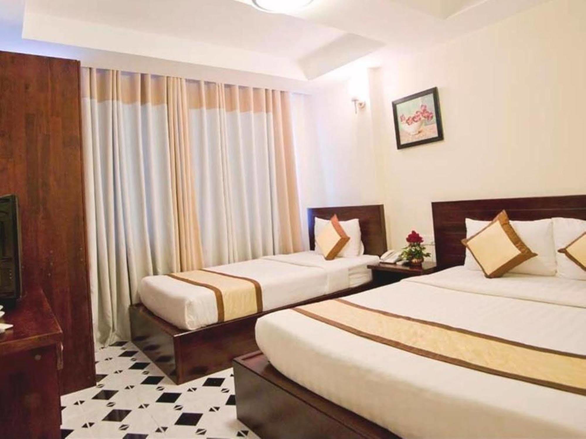 Oyo 438 Small Bay Hotel Ciudad Ho Chi Minh  Exterior foto