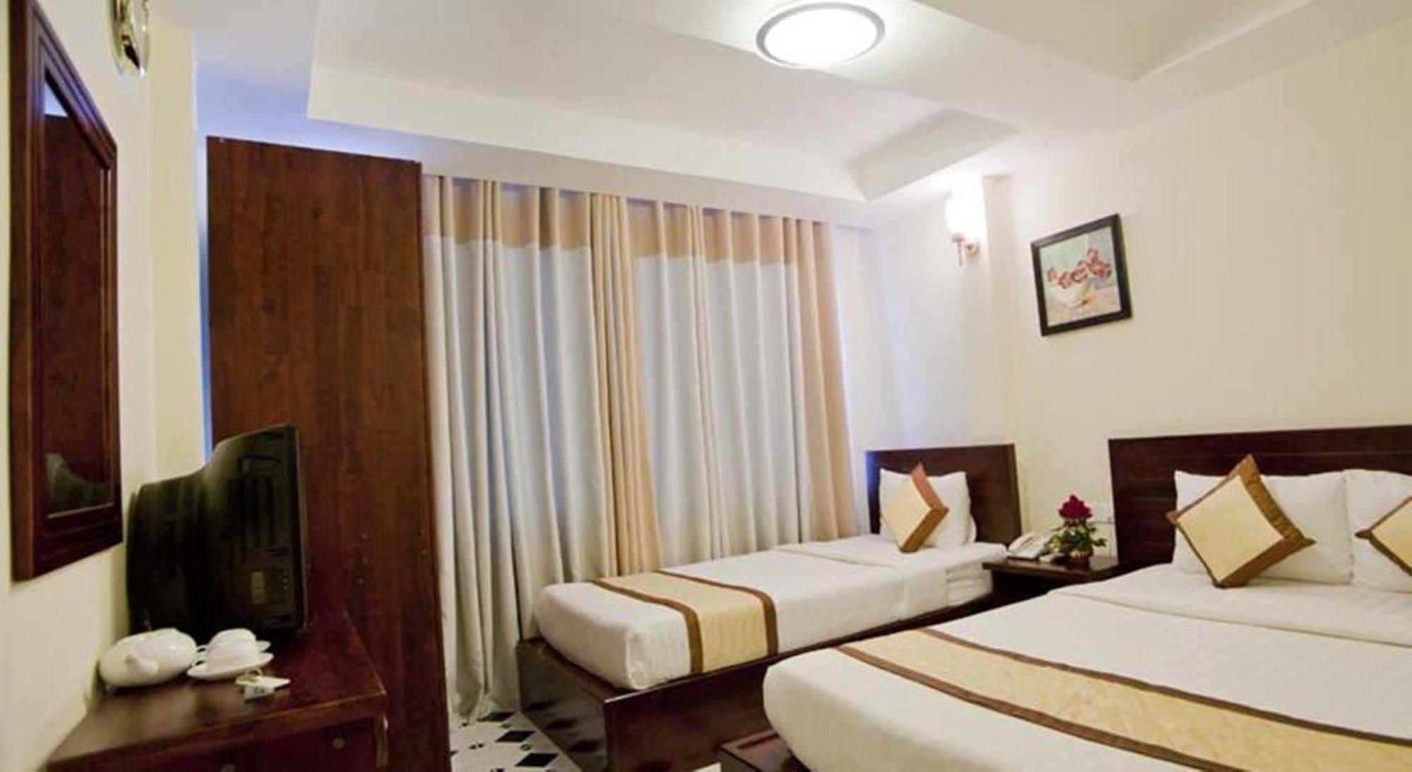 Oyo 438 Small Bay Hotel Ciudad Ho Chi Minh  Exterior foto